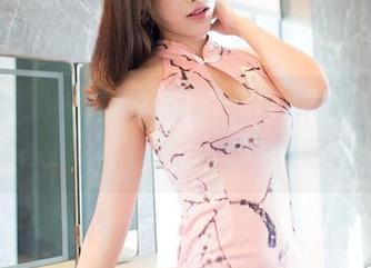 Feilin嗲囡囡 – 这副眼镜在Emily顾奈奈酱在线时，被太多目光锁定了！