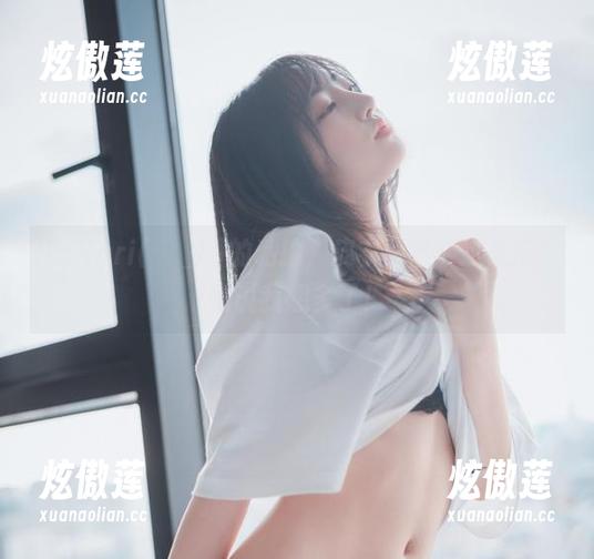 HaNari(하나리)的私拍，皮衣竟然能这么搭？别说我想多了！