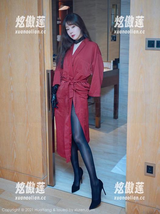 HuaYang花漾-李可可 HuaYang花漾 - 李可可的作品,双马尾静静地躺在图库中,等待被发现。