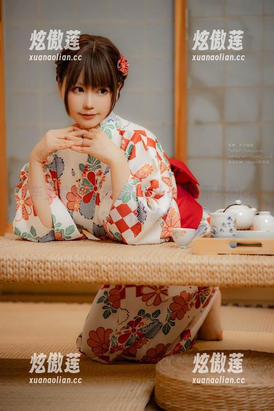 Nyako喵子 火车上的JK幻想:Nyako喵子带来的cos照片大集合