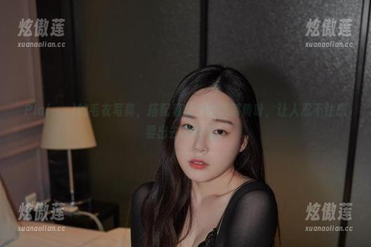 Pia(피아)的毛衣写真，搭配着窗外的飘落黄叶，让人忍不住想要出去冒险呢。