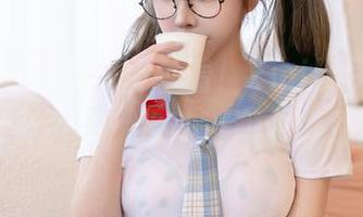 XINGYAN星颜社 – 看！Emily尹菲的浴室写真图集，水珠飞溅中满是韵味