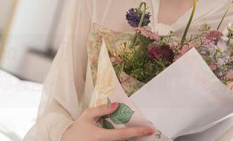 Xiuren秀人网 – 不得不说，林文文yooki的花嫁套图，花齿的角度也能让我愣住！