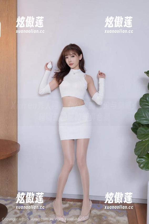 Xiuren秀人网-瑶啊摇的瑶 Xiuren秀人网 - 办公室的窘迫与魅惑:瑶啊摇的瑶的写真合集