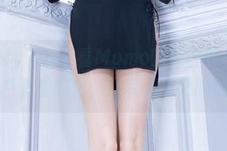 beautyleg – 看Momo的黑白照片，有点卢森堡的冷，又有点自恋的热。