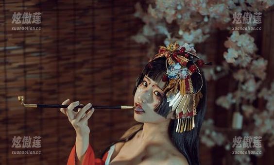 一笑芳香沁 意外发现:一笑芳香沁泳装写真合集藏着泪水与香气