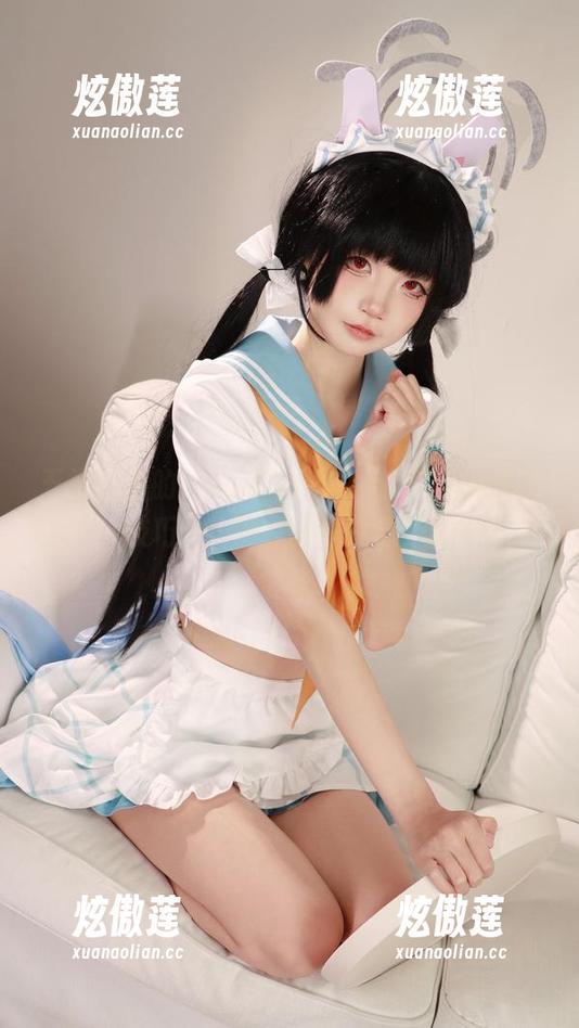 五更百鬼 五更百鬼的比基尼写真集,分享我的游泳技巧……呃,基本是漂浮。