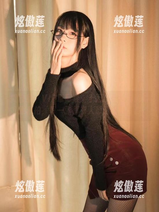 十万口草莓粥粥 微密圈 - VIP草莓票:十万口草莓粥粥的礼服私拍,每一张都有人想请吃草莓派!