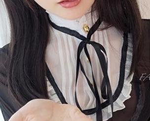 “发条少女yoki”的黑丝套图让我混淆了感官，真的是…好吧，我懵了。