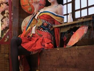 大梨子不是御姐又在玩花样，在线作品《圣路易斯》，我只想说，挑个角度真不容易。