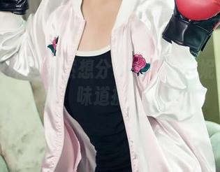 头条女神 – 突然想分享——杨曼妮内衣写真，味道挺特别的