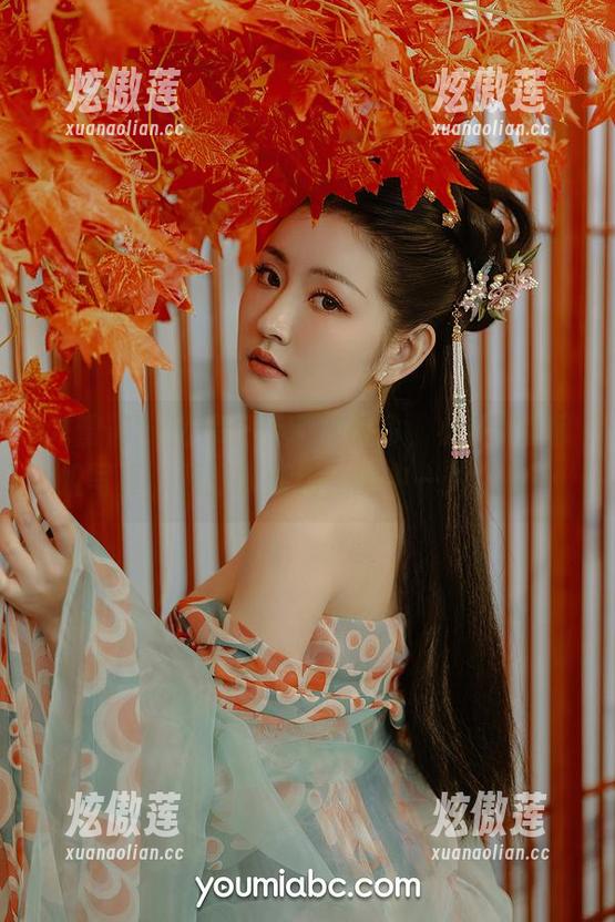 尤蜜荟-小KK 尤蜜荟 - 密谋一场审美革命,小KK的御姐写真,原图太烧脑,脑中一片空白…