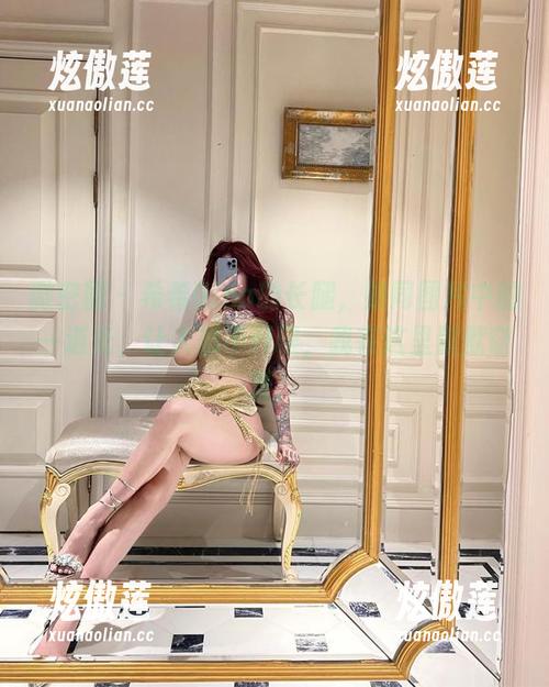 希希Gina 微密圈 - 希希Gina的长腿,如同图片中的一道光,让人挪不开眼,我在这里默默窃喜!