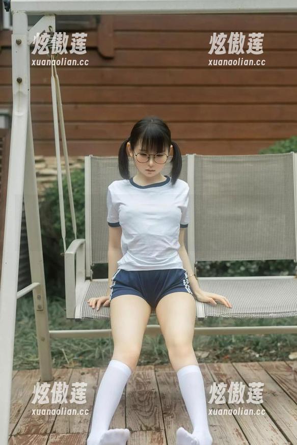 幼水铃衣 幼水铃衣的晨醒,定制图集里敲碎了我早上的懒散