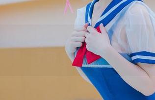 幼爱youmeko的写真，一不小心就陷入了可爱的误区。