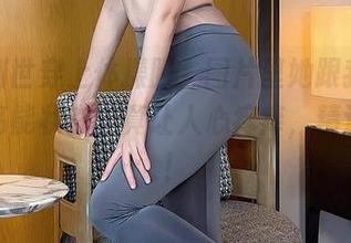 抖娘利世穿上体操服，图片里她跟我摆出一副高能状态，真让人心痒痒，精选专属！