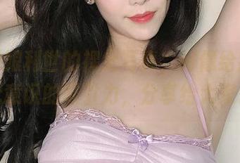 这张抖娘利世的裸足写真，好像给我一种无意识的吸引力，分享给大家。