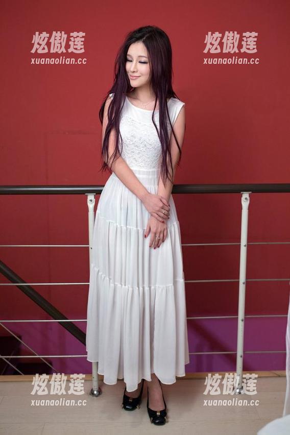 推女郎-土豆姐 推女郎 - 土豆姐的吊带图集,直逼清凉大奖,你敢不敢看?