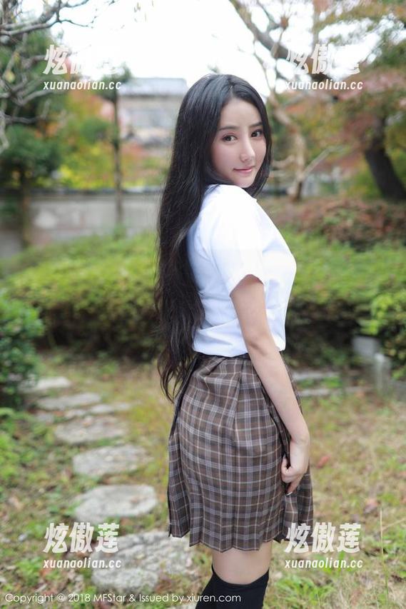 模范学院-电竞唐嫣 模范学院 - 我在白裙和电竞唐嫣之间走神,原图让我陷入,图集中每个细节都是引发联想的开关,唉。