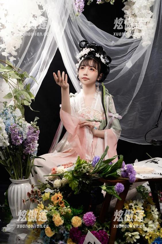 爆机少女喵小吉 看!爆机少女喵小吉的连体衣,图库里盛放的美感,快“分享”吧!