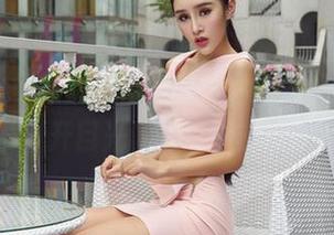 爱丝 – 多想在欣杨的网袜中迷失，难以移开目光的写真时刻！