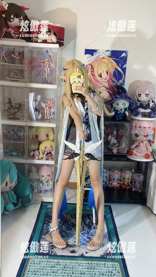 白栎Shirly 在白栎Shirly的蕾丝写真里,找到了些许不羁的气息?
