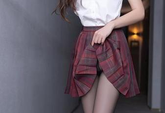 秀人网 – 南初妹妹的白衬衫，远离了繁琐，一套让人一秒记住。
