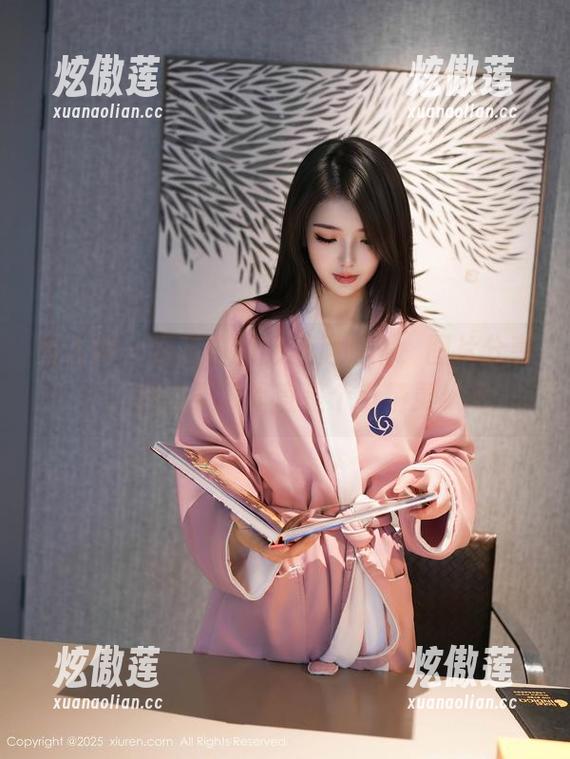 秀人网-奶喵喵 秀人网 - 奶喵喵的比基尼时刻,图片分享,我的天,简直是个小精灵!