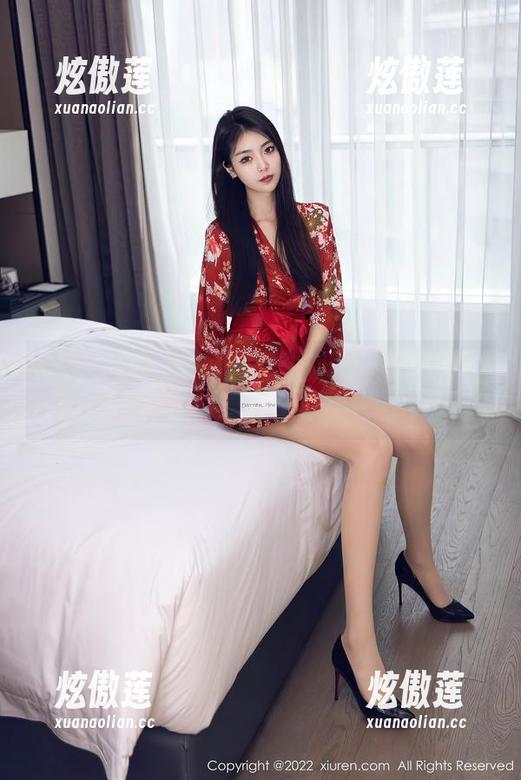 秀人网 - 明日花桃桃的睡衣写真集：有些画面，真想一直停留…