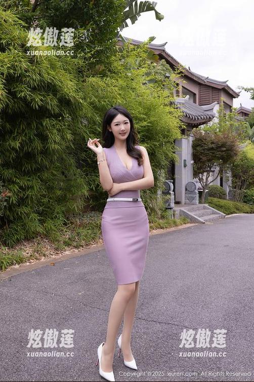 秀人网-王馨瑶Yanni 秀人网 - 王馨瑶Yanni短裙写真:懒懒散散的夏日,网盘里是她的天鹅绒时光!