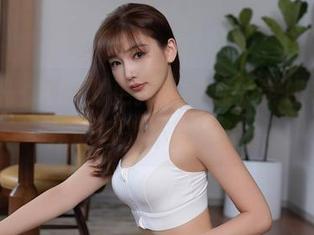 秀人网 – 倒计时更新！闵妮的学姐系列，从此目光不再平静。