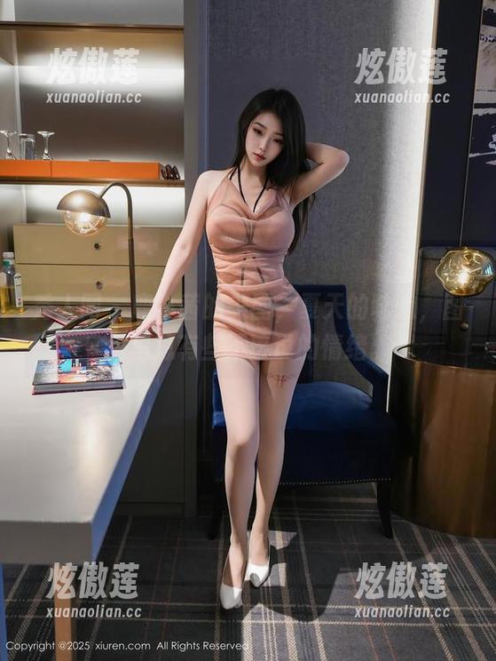 秀人网-鹿小茜 秀人网 - 鹿小茜的美图,夏天的味道,图包里总有些不该说的情绪。