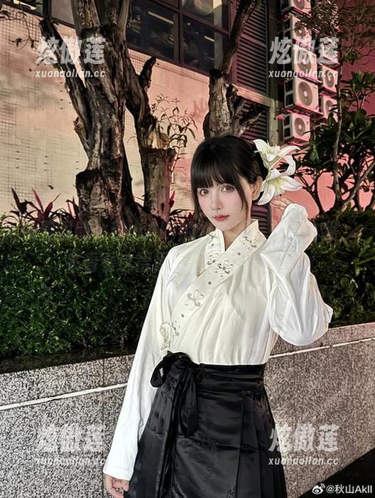 秋山AkI 免费图册,秋山AkI的水手服,放飞自我,来看看这层层衣服下的小心思!