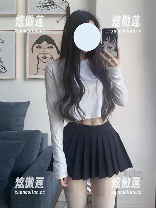 微密圈 - 不说废话，这张照片分分钟让牛仔翘臀成为话题女王，粉色的猪陈佩奇真不愧！