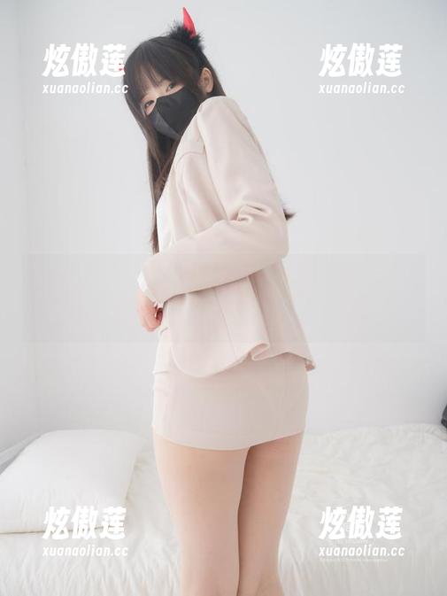 紧急企划-小恩 紧急企划 - 小恩穿着白衬衫,她的图包可能悄悄影响你一天的状态,试试下载吧!