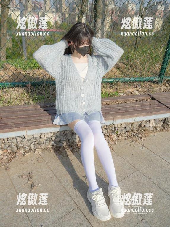 紧急企划-龙崎聆音 紧急企划 - 这套‘套装’,你能在龙崎聆音的写真中找到情绪吗?