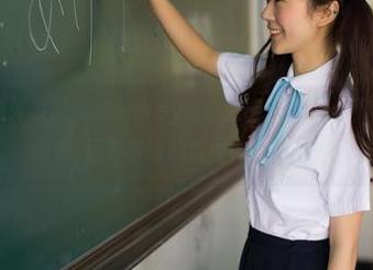 菠萝社 – 意外发现，Monkey_小潘鼠的死库水不仅有原图，还有缤纷的套图，哈哈