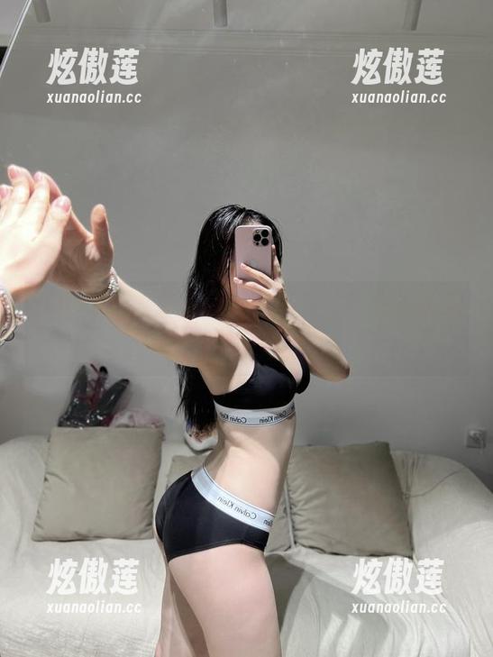 铁锤姐姐 微密圈 - 全套图片天花板?不,是铁锤姐姐的辣眼睛壁!