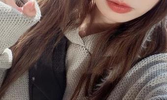 来吧，柏崎星奈的图片精选，闪月半说她是真的抢眼啊！