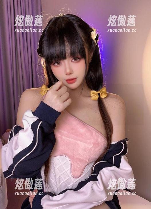 阿九从不咕咕(九言)精选教室JK少女，果然是把青春玩得哗啦哗啦的，这波操作我给满分。