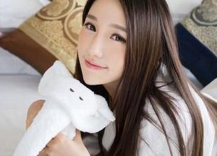 青豆客 – 看啊，Aime张曦若学妹的私房时刻！完全不担心拍太多发型垮掉！