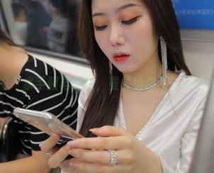 魔镜街拍 – 水手服再升级，曼曼给你不一样的美图体验