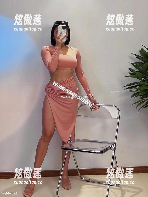 鹿瑶 微密圈 - 游泳池旁的鹿瑶:原图与照片,轻松随意的午后时光